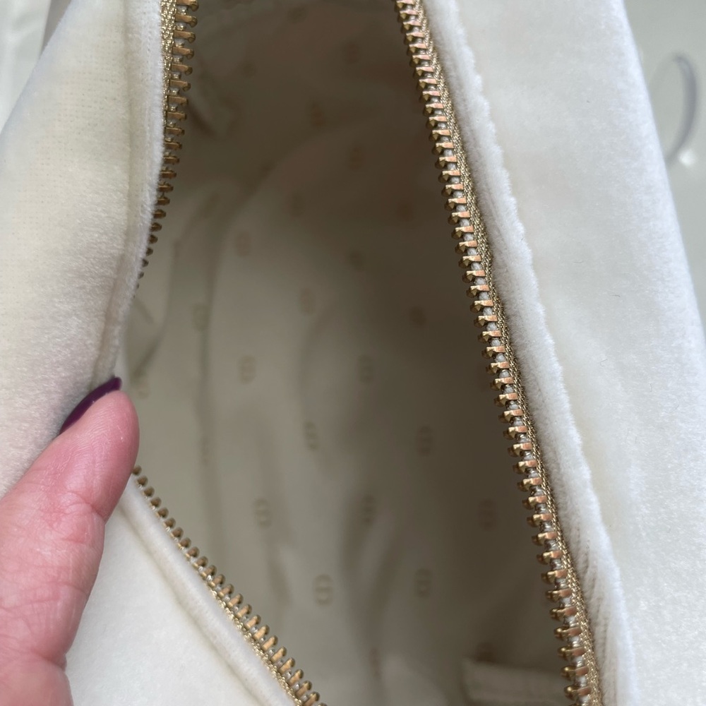 Christian Dior Ivory Velour Cosmetic Pouch with Miss Dior Shower Milk - Picture 11 of 13